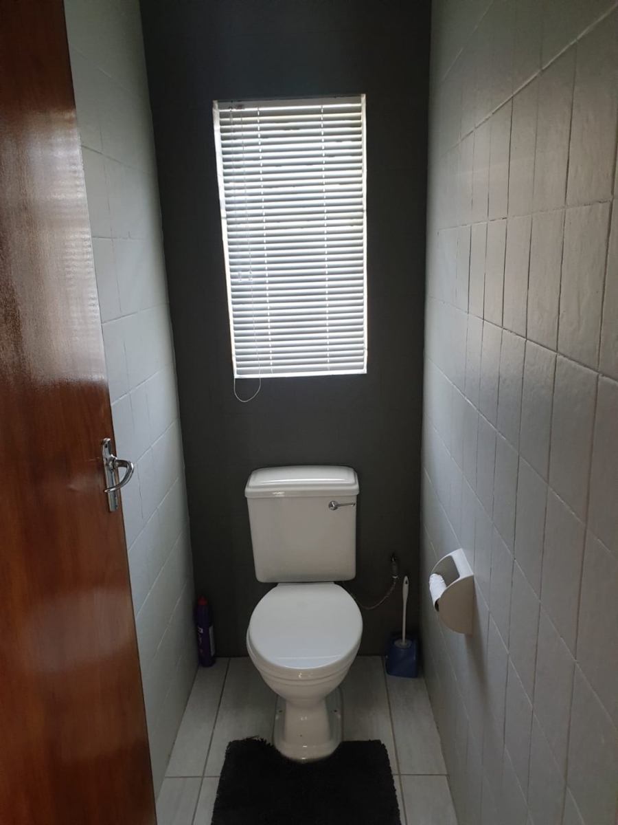 4 Bedroom Property for Sale in Flamwood North West